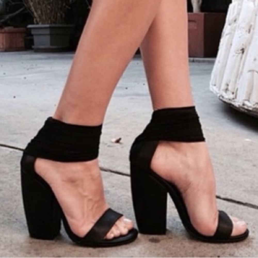 ❤UNIF Pyre Heels❤